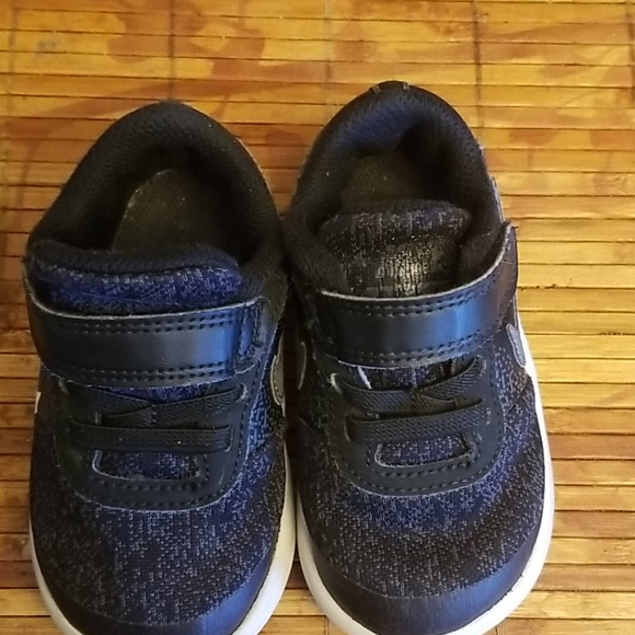 Sneakers - Picture 1 of 3